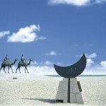 月の沙漠記念像