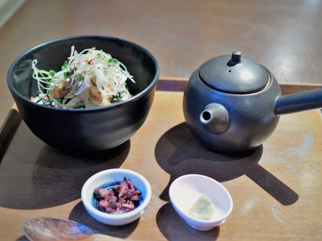 伊右衛門サロン