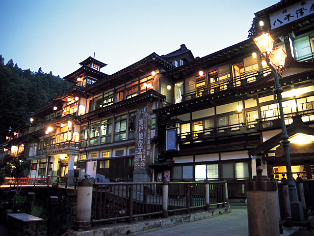 銀山温泉