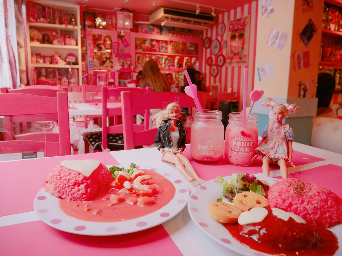 pinkholidaycafe