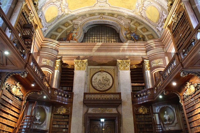 Nationalbibliothek（国立図書館）