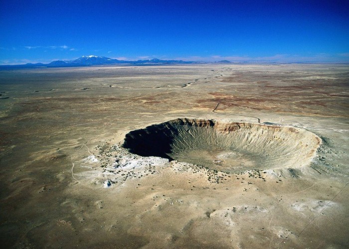 Meteor Crater Natural Landmark（ミティア・クレーター・ナチュラル・ランドマーク）